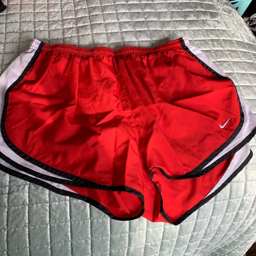 Women’s XL Nike Tempo Shorts